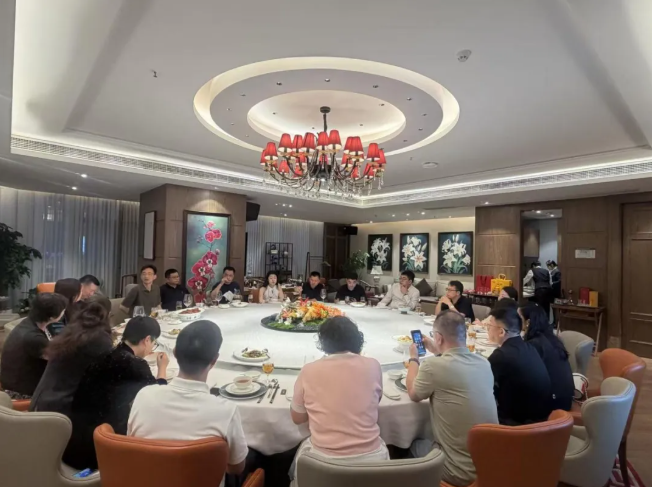 聚智汇能，共攀高峰——协会第十二期“总裁御见局”小巨人培育专场交流晚宴圆满举办